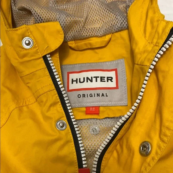 Hunter Yellow Raincoat with Hood and Water-Resistant Fabric - Picture 2 of 4